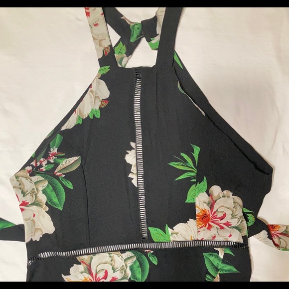 Sleeveless Summer Dress - Picture 6 of 8